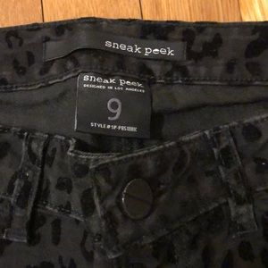 Place patterns jeans